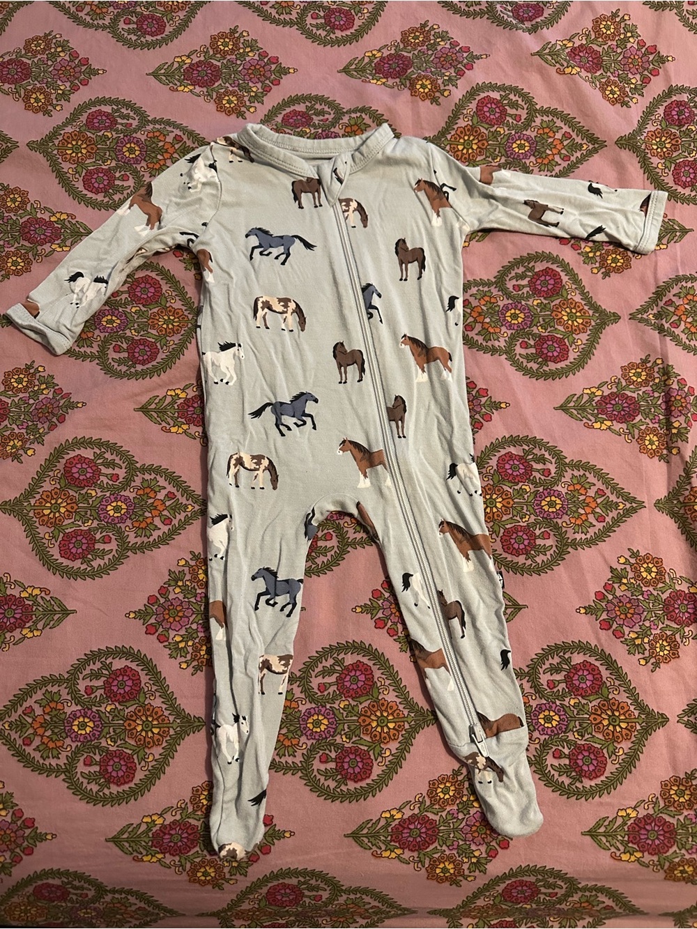 Kyte BABY Light Gray Horse Print Footie
